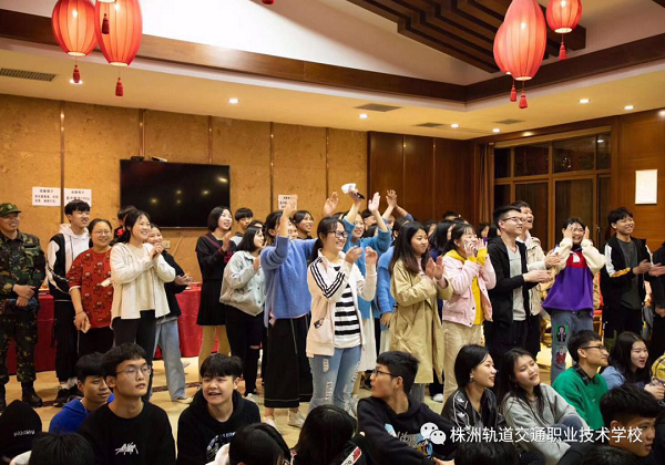 畢業(yè)季||綻放夢想，青春再起航
