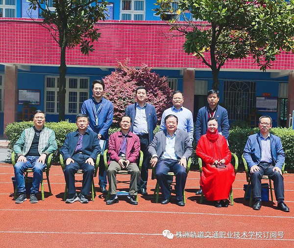省教育廳原廳長、省民辦教育協(xié)會(huì)會(huì)長張放平一行來我校調(diào)研指導(dǎo)