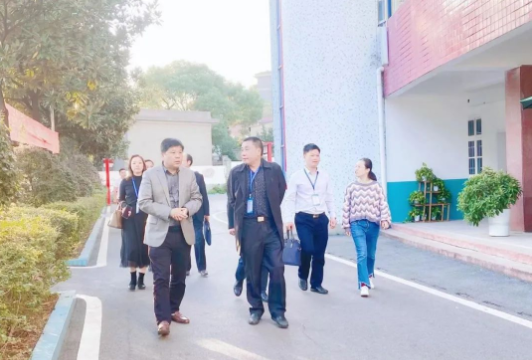 辦學規(guī)范，特色顯著——我校迎省視導組專項視導