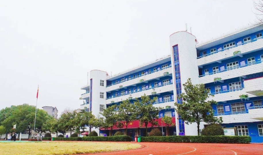 春暖花開 靜待歸來(lái)——株軌職校2021年春季學(xué)期開學(xué)報(bào)到須知